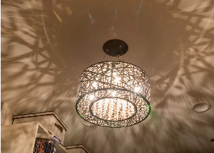 激光鏤空金屬吊燈，重新定義家居美學(xué)