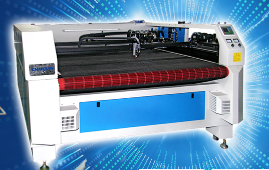 創(chuàng)軒鞋材激光畫線切割一體機感恩回饋，為您省時省力省人工！