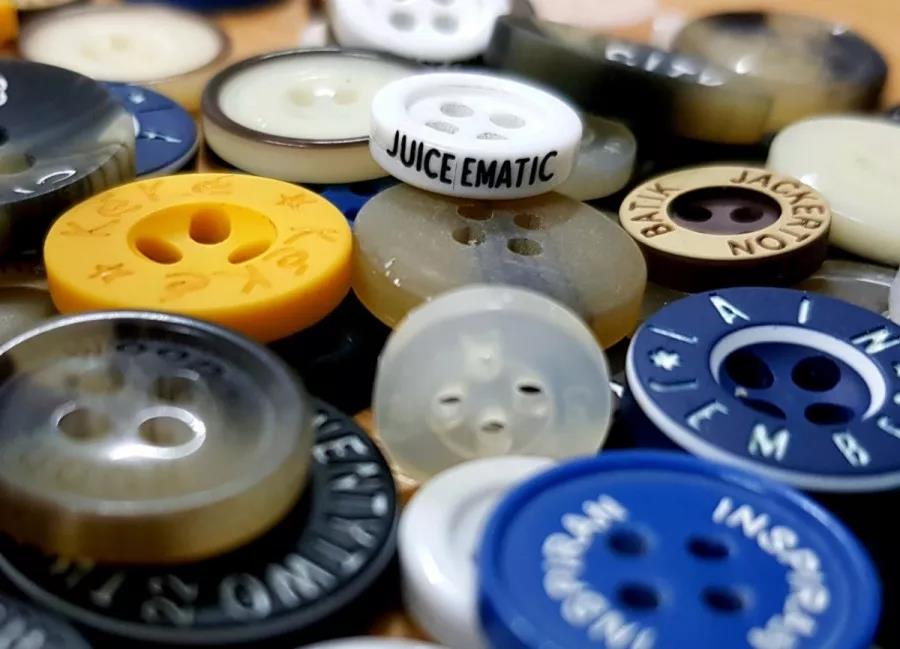 激光雕刻紐扣，給服裝錦上添花